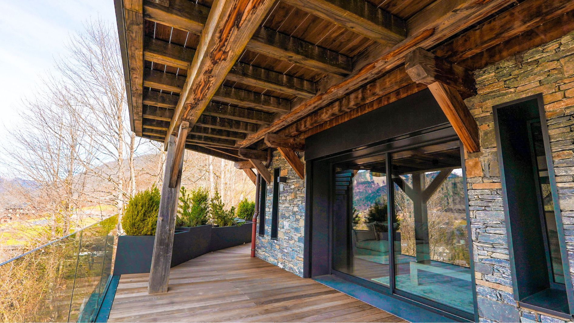 Chalet Montage Geneve entreprise construction - Terrasse avec boie vitrée